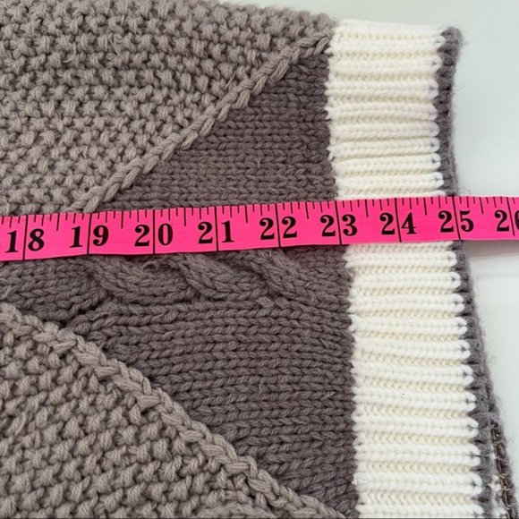 Vintage Knitted by hand Crewneck Sweater - Picture 5 of 5